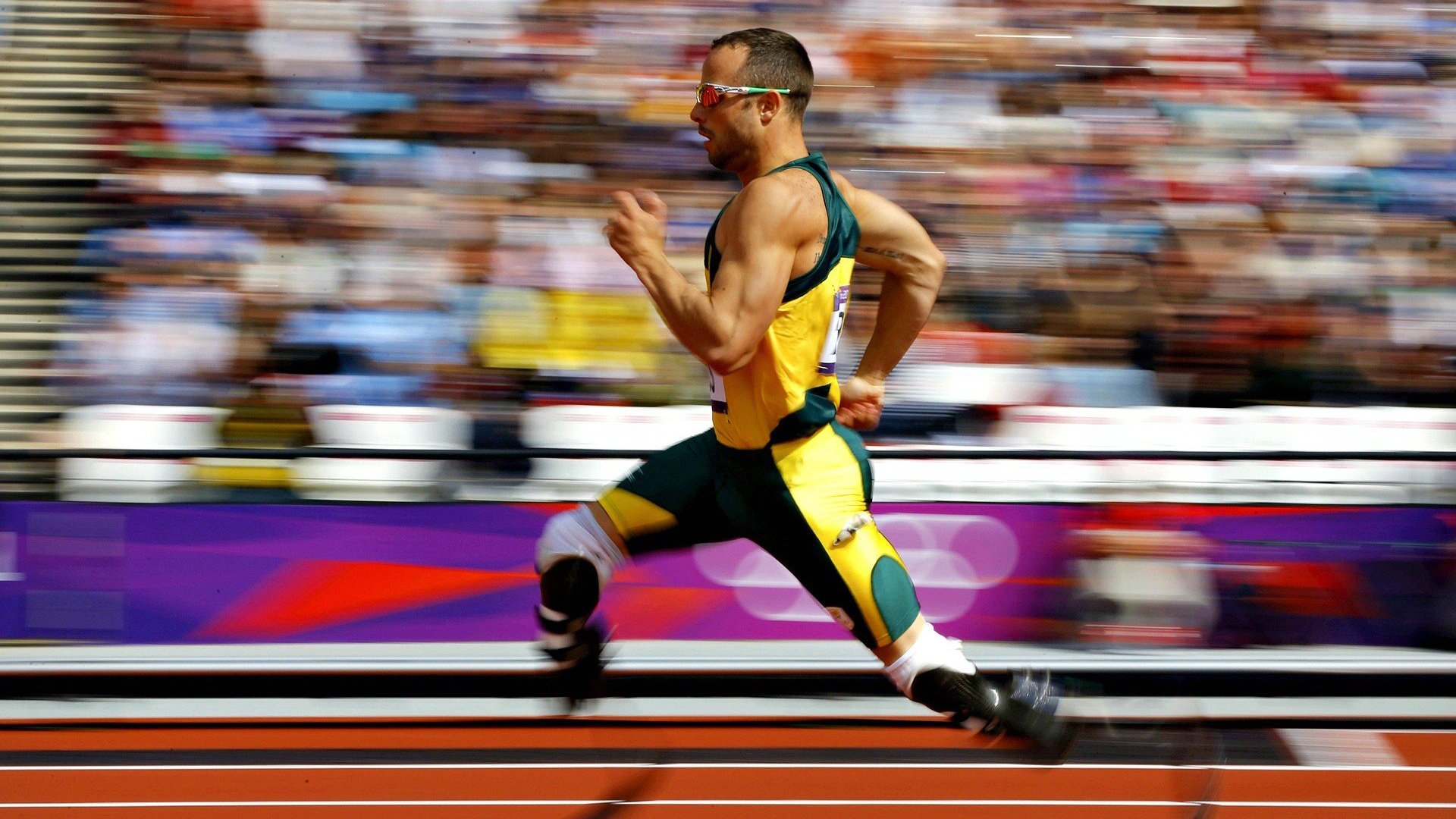 “雪域狂飙：冰雪赛段的速度传奇”，雪域狂风